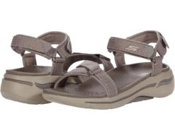 SKECHERS Performance Go Walk Arch Fit Mesh Quarter Strap